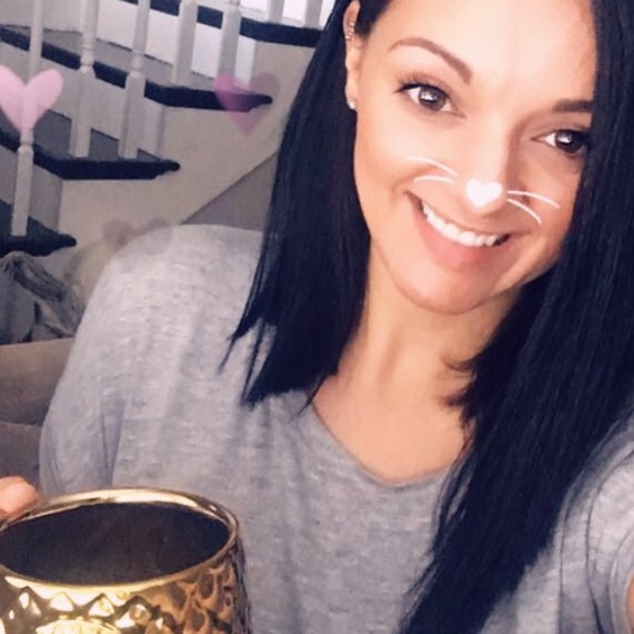 Meet your Posher, Julie - Picture 1 of 1